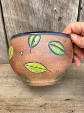 Load image into Gallery viewer, Leaf bowl
