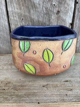 Load image into Gallery viewer, Rustic leaf bowl
