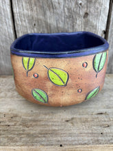 Load image into Gallery viewer, Rustic leaf bowl
