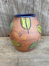 Load image into Gallery viewer, Little bud vase
