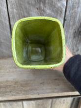 Load image into Gallery viewer, Flower vase
